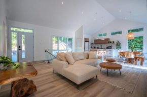 Le Timothée, Splendide Chalet Neuf avec Piscine Spa et Billard près de Tremblant